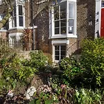 The Garden Square - Unique Luxury Apartment In Historic Garden Square - Ideal For 2 People