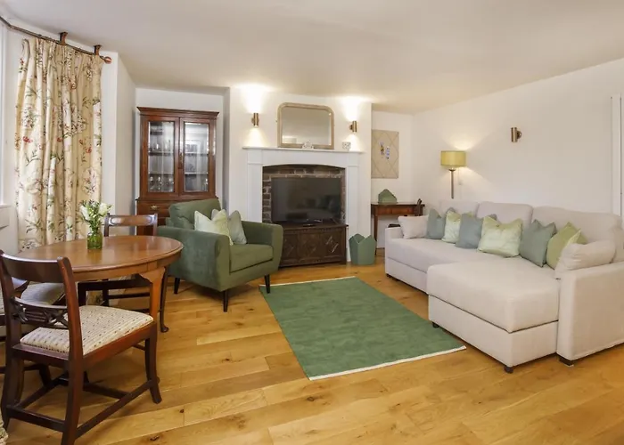 The Garden Square - Unique Luxury Apartment In Historic Garden Square - Ideal For 2 People